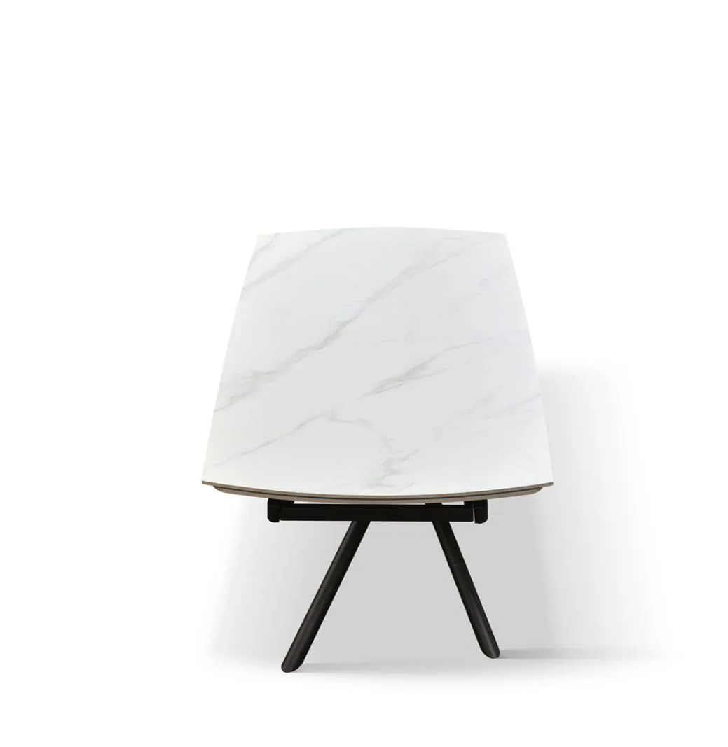 Tavolo allungabile con piano in ceramica bianco e gambe in metallo